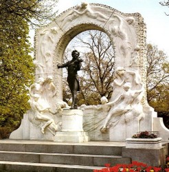 Vienna 11 Monumento a Johan Strauss.jpg